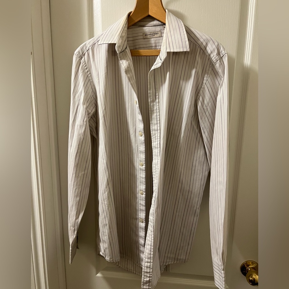 Burberry Men’s dress shirt. Neck size: 16 1/2. Chest size: 42